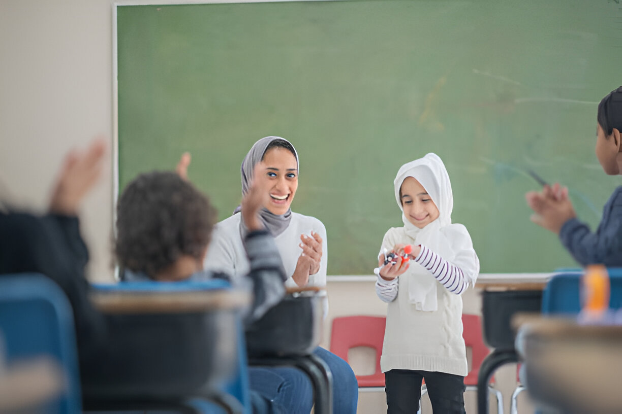 التدريب علي التعليم في مرحلة الطفولة والتفاعل مع الأطفال في معهد ويل بينج