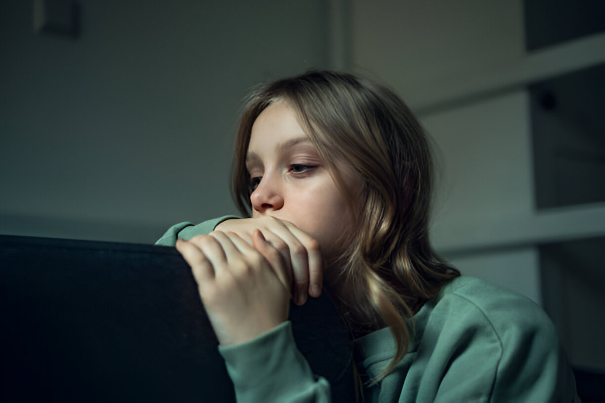 التدريب على فهم شامل للصدمات، تأثيرها، وكيفية معالجتها.في معهد ويل بينج